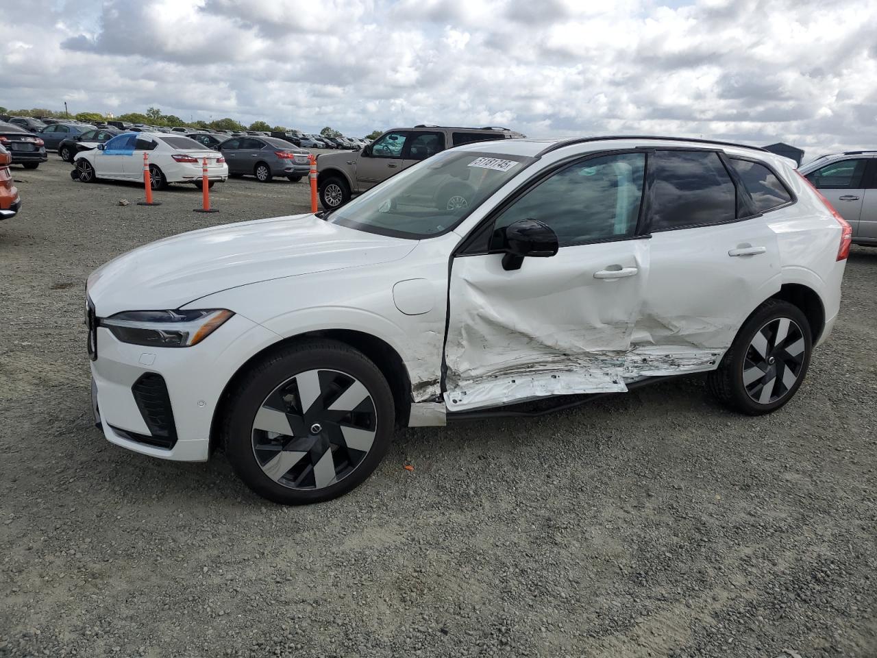 VOLVO XC60 PLUS 2024