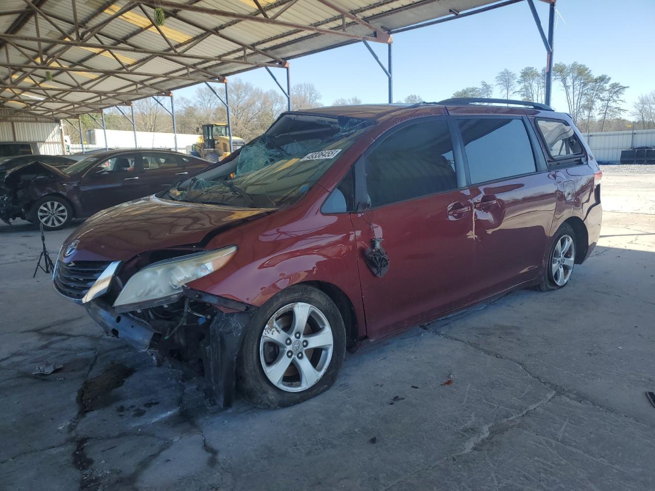TOYOTA SIENNA LE 2011