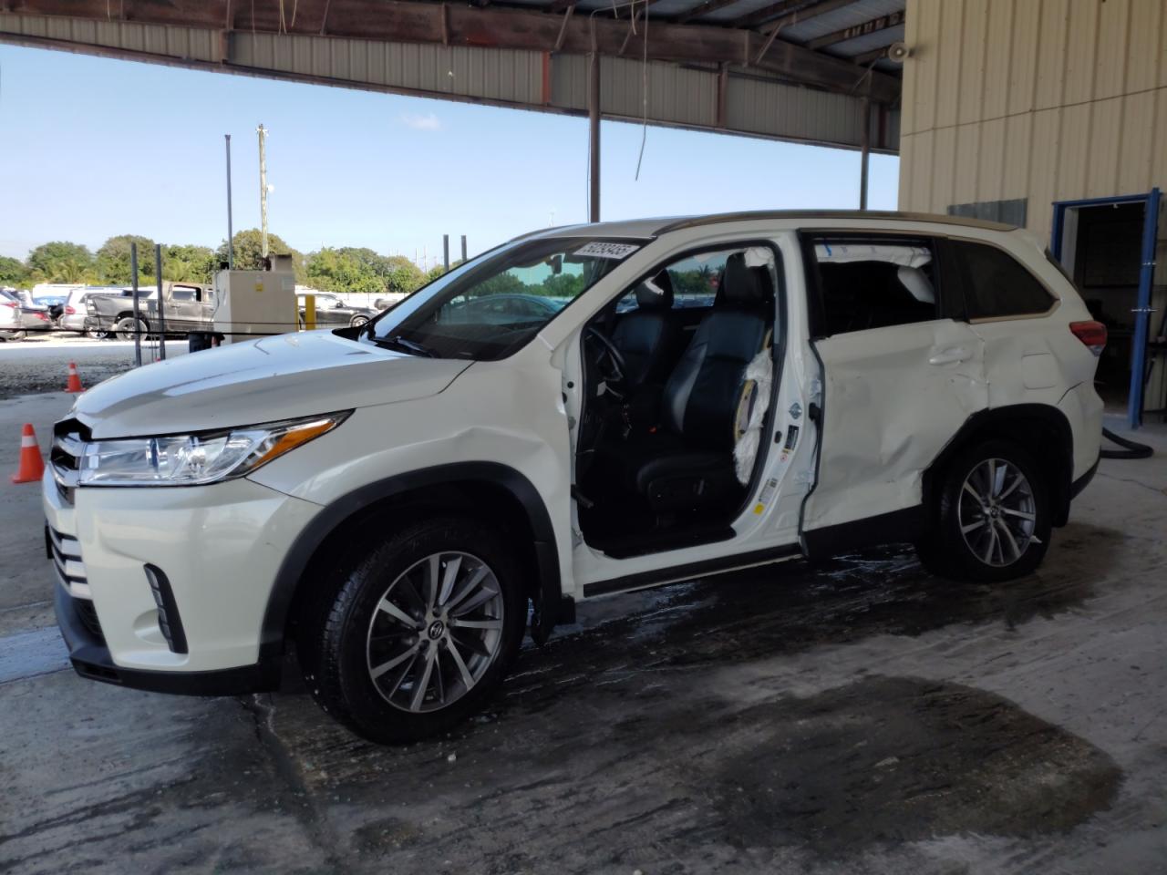 TOYOTA HIGHLANDER 2019