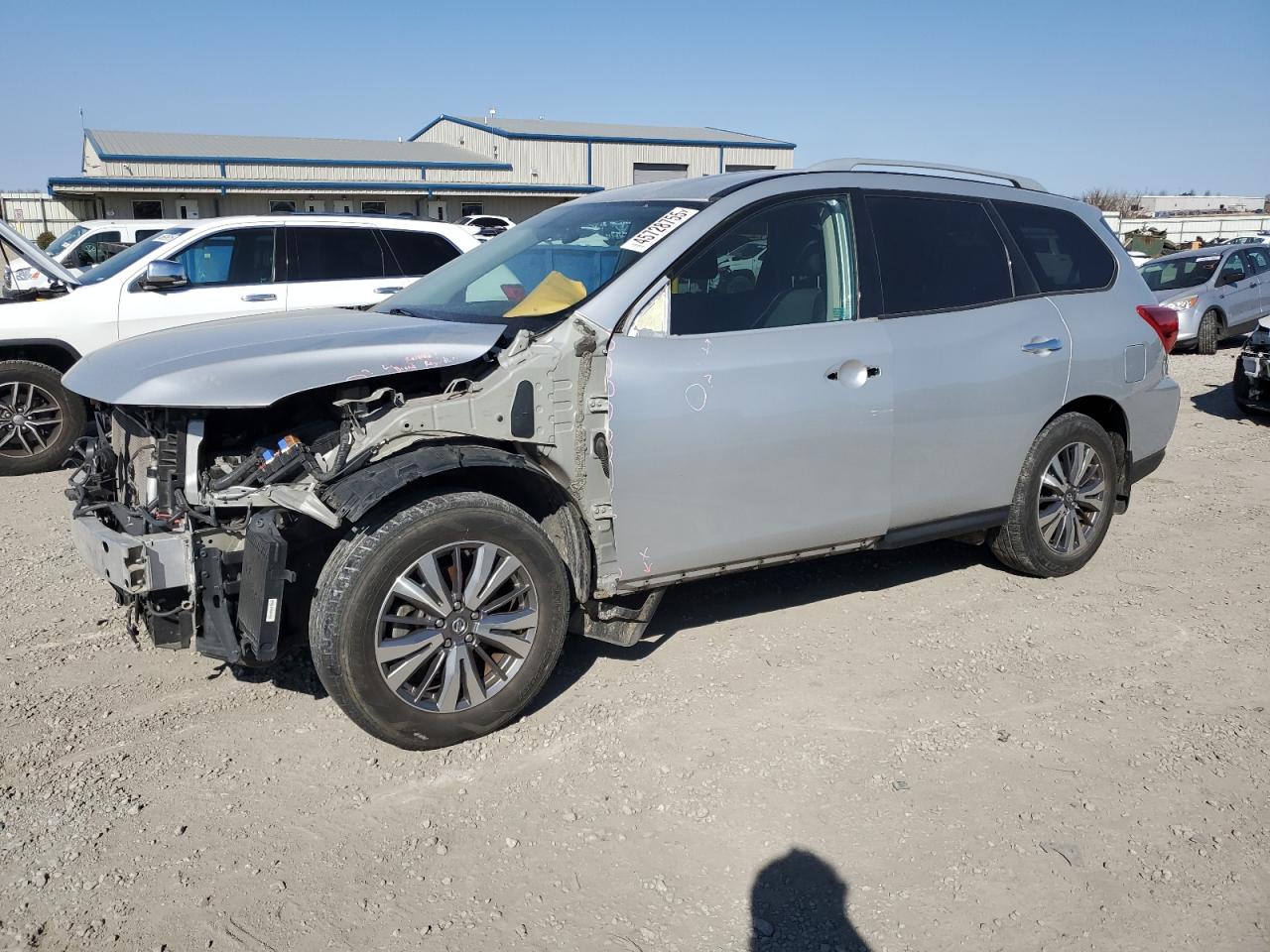 NISSAN PATHFINDER 2019