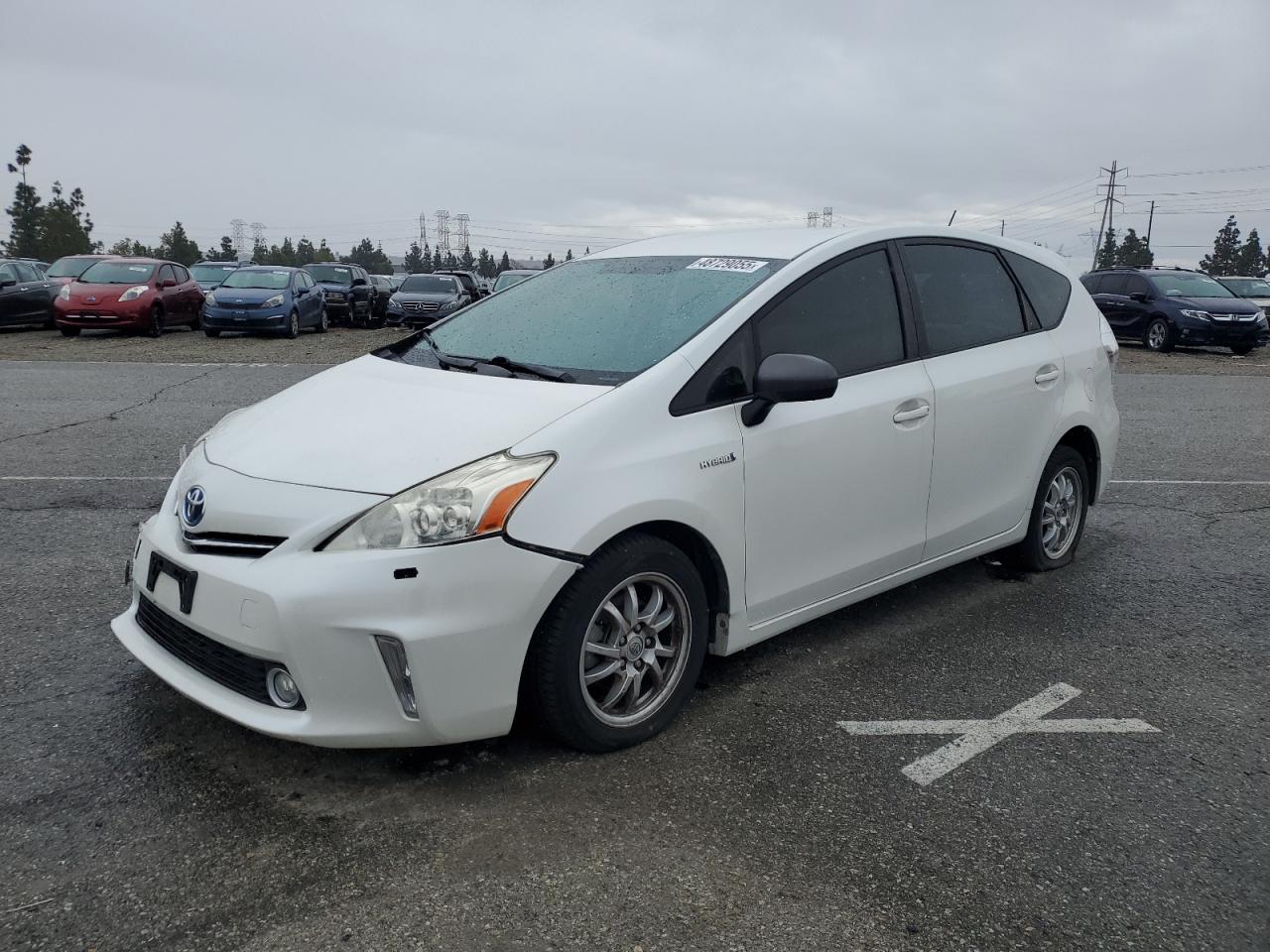 TOYOTA PRIUS V 2014