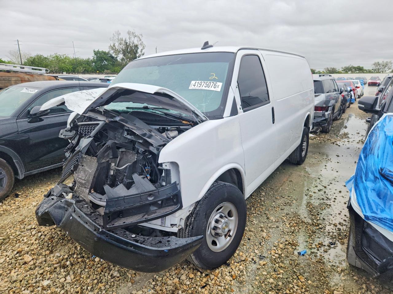 CHEVROLET EXPRESS G2500 2024