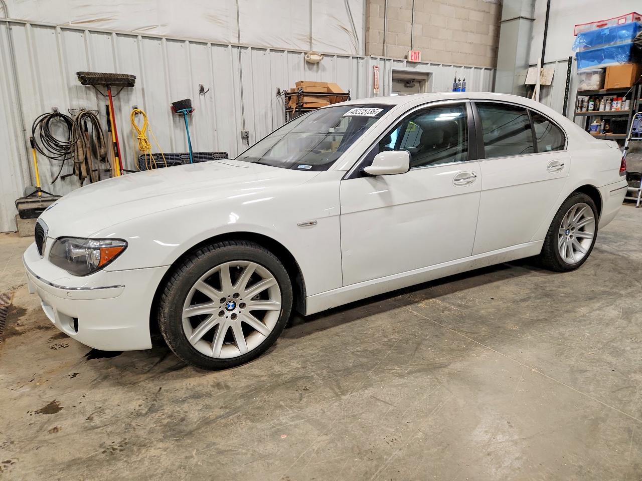 BMW 750 2006
