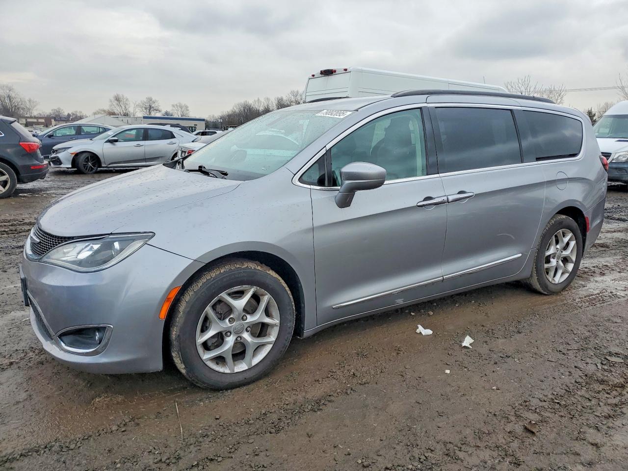 CHRYSLER PACIFICA 2017