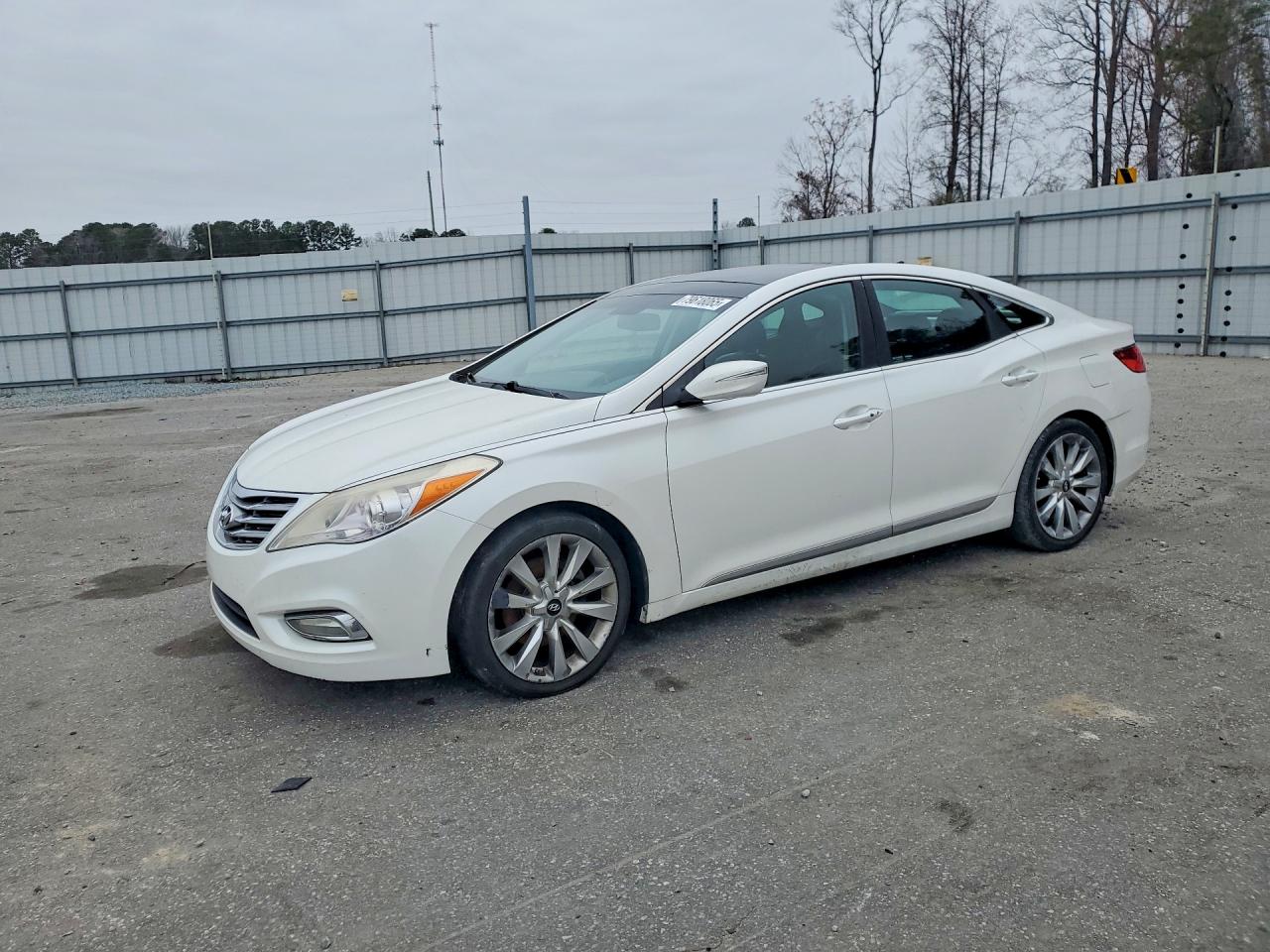 HYUNDAI AZERA 2013