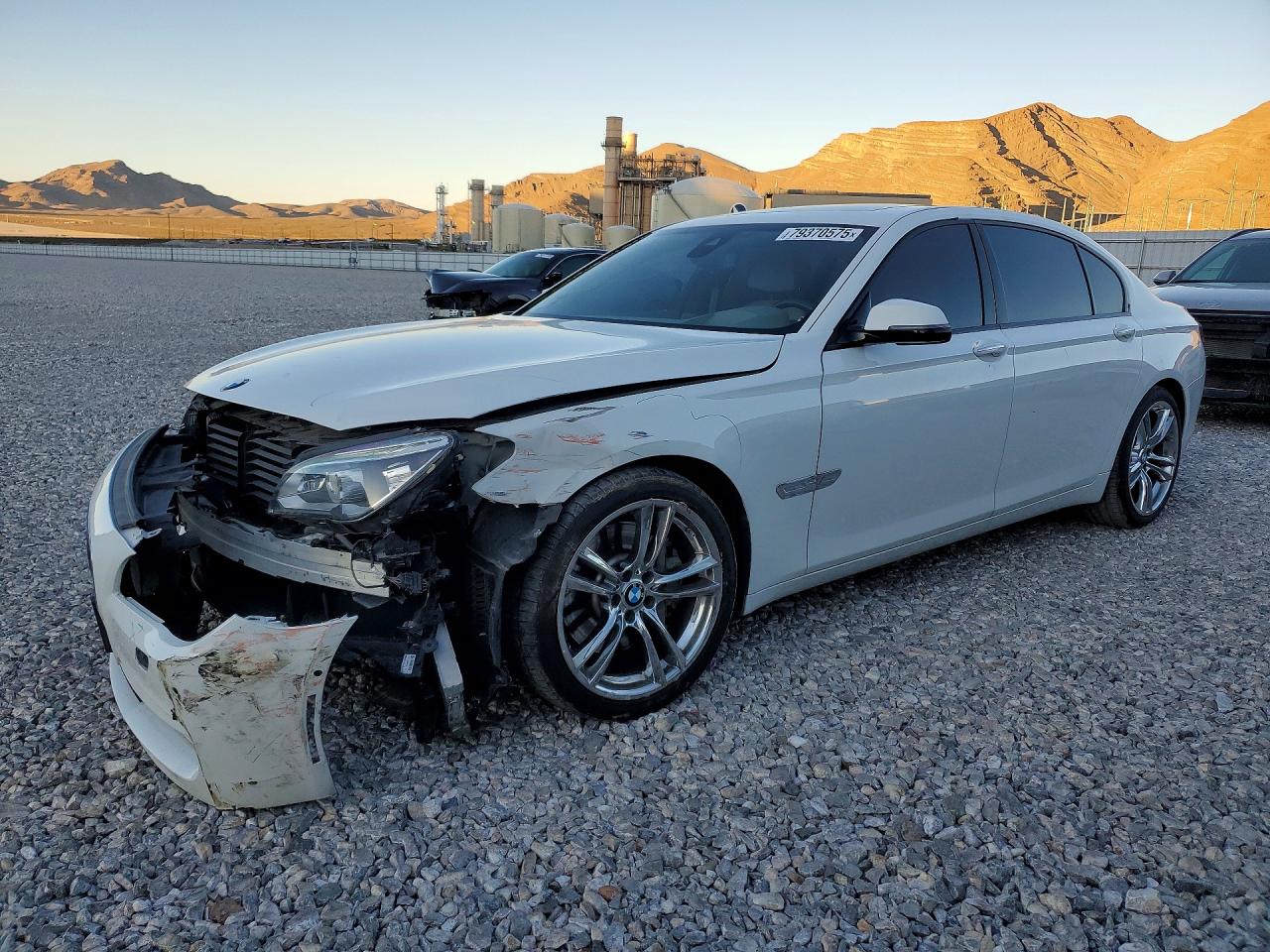BMW 750 2015