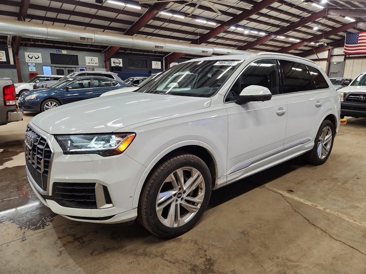 AUDI Q7 2021