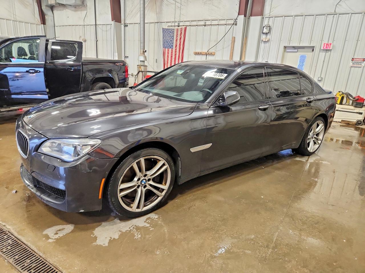 BMW 750 2014