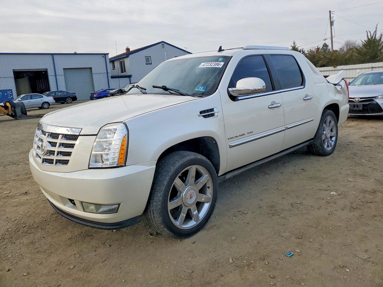 CADILLAC ESCALADE 2011