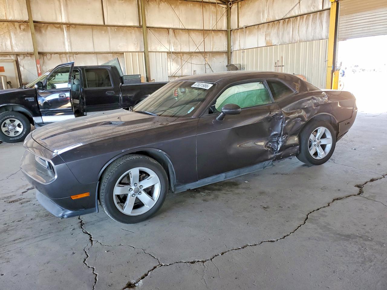 DODGE CHALLENGER 2013