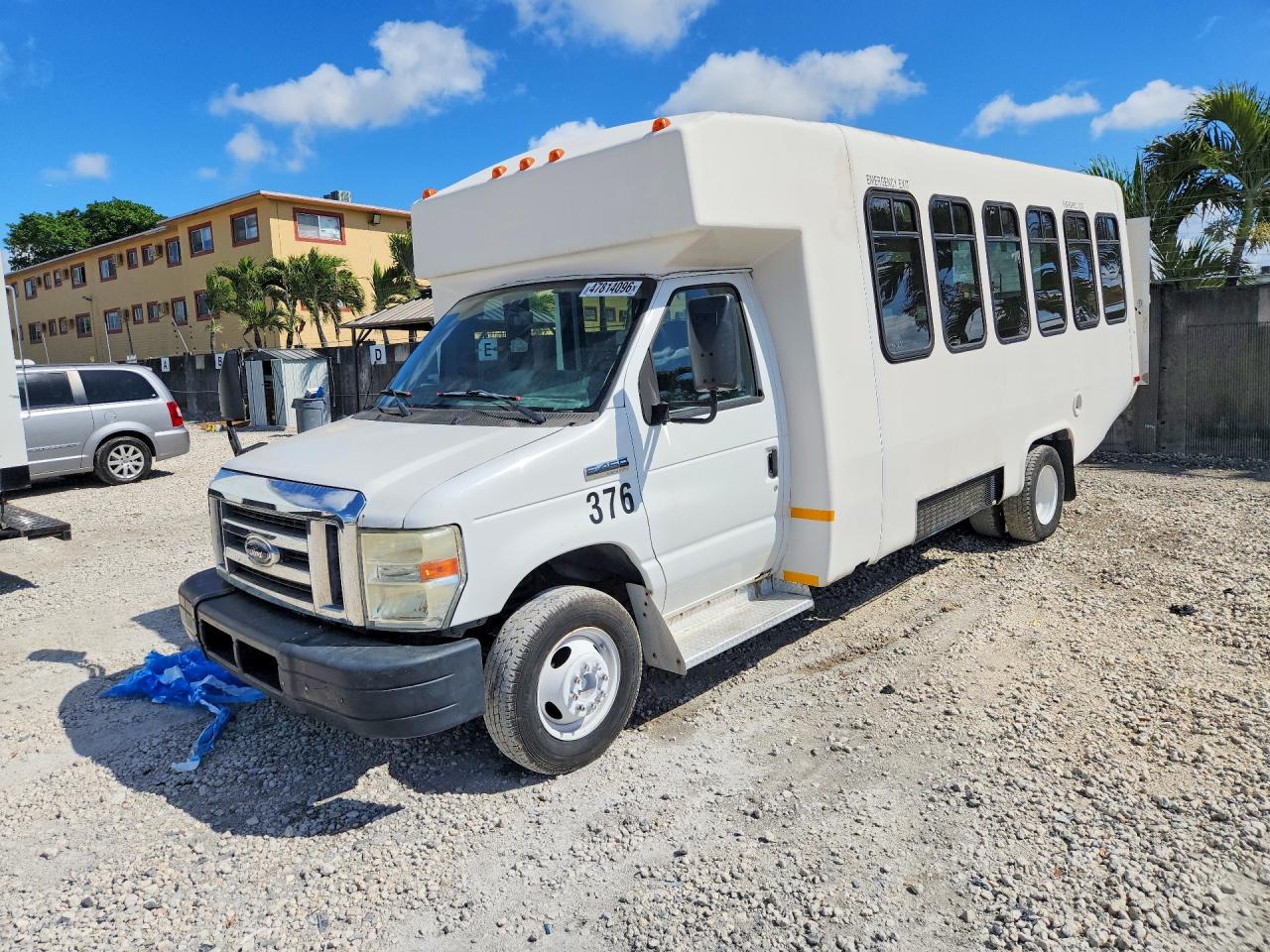 FORD ECONOLINE 2011
