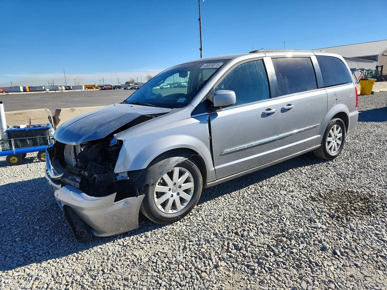 CHRYSLER TOWN & COUNTRY 2016