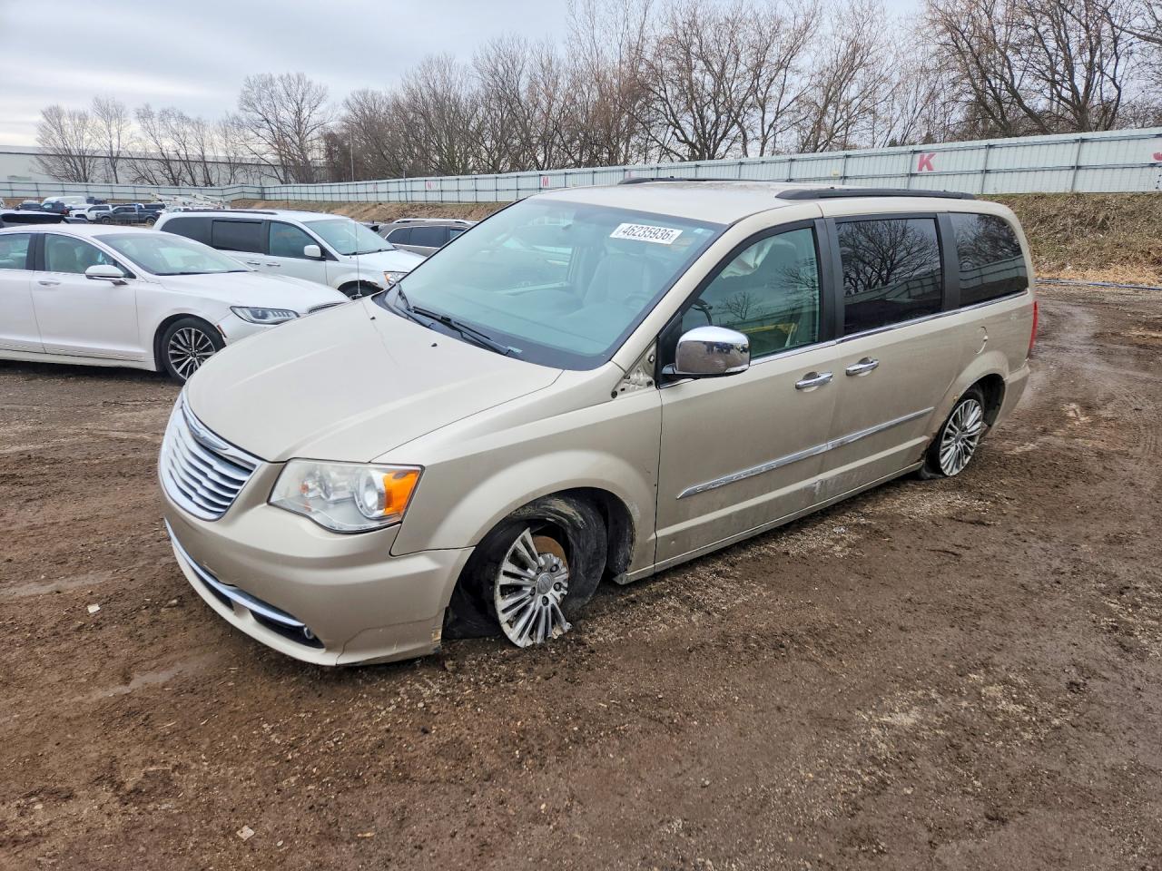 CHRYSLER TOWN & COUNTRY 2013