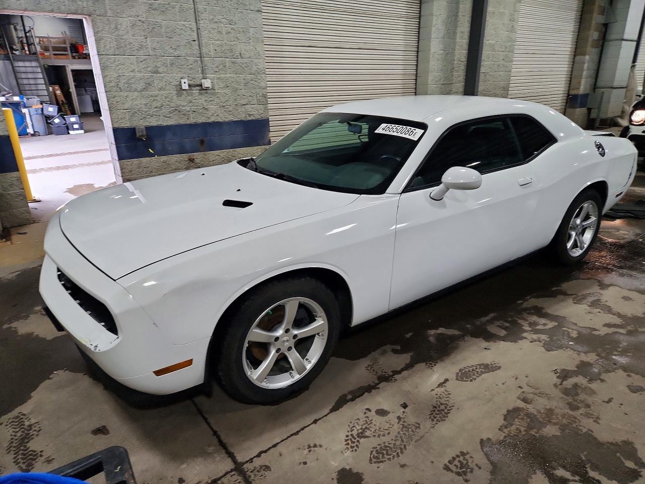 DODGE CHALLENGER 2013