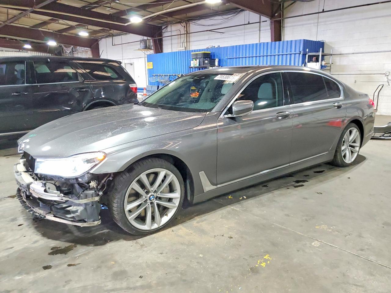 BMW 750 2018