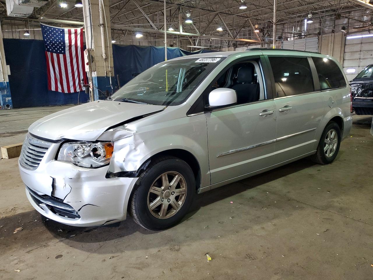 CHRYSLER TOWN & COUNTRY 2011