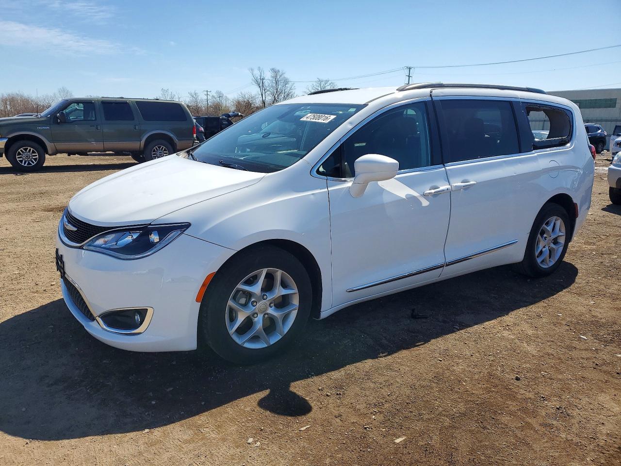 CHRYSLER PACIFICA 2017