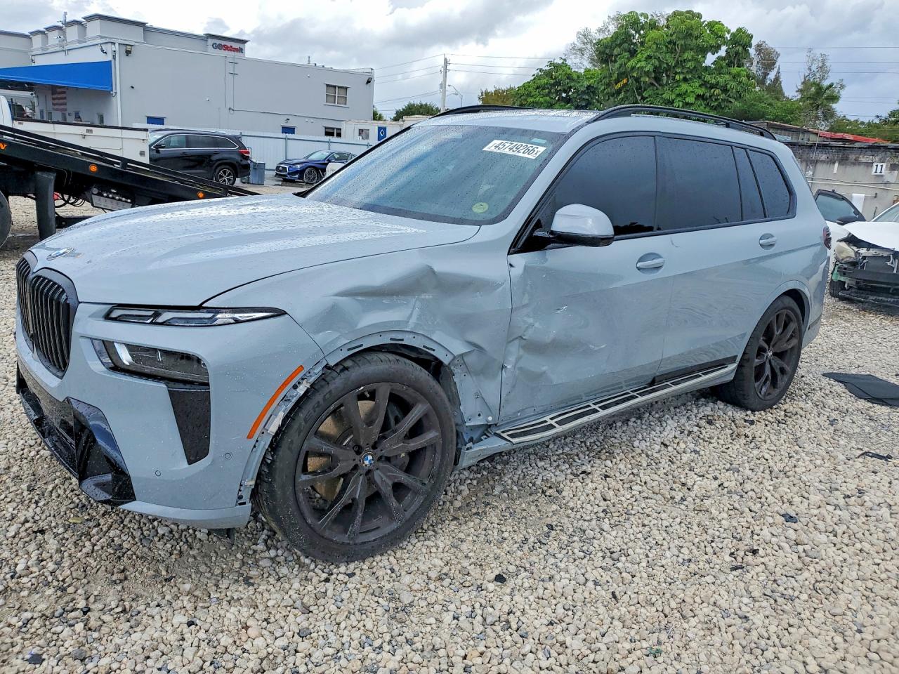 BMW X7 2025