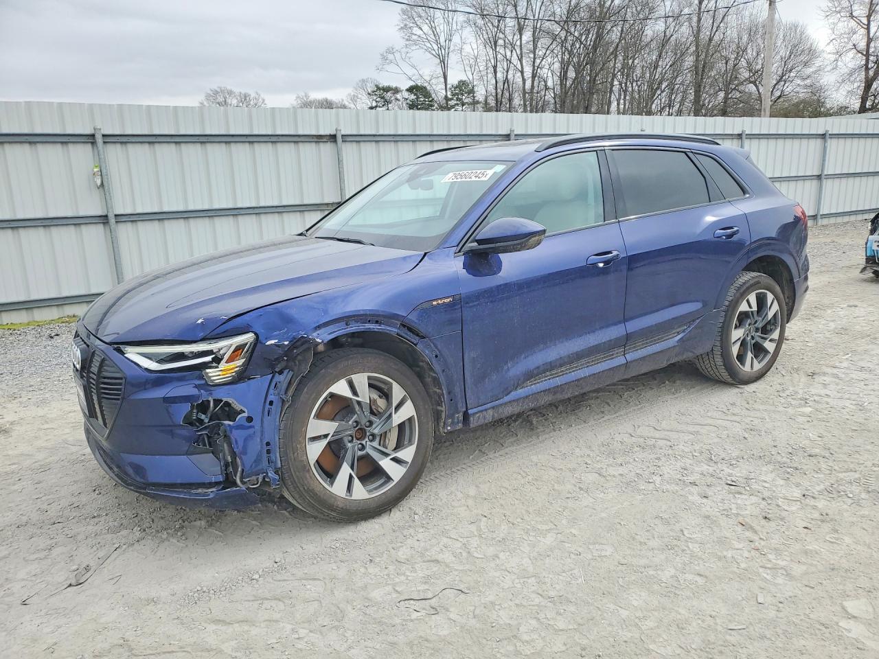AUDI E-TRON 2022
