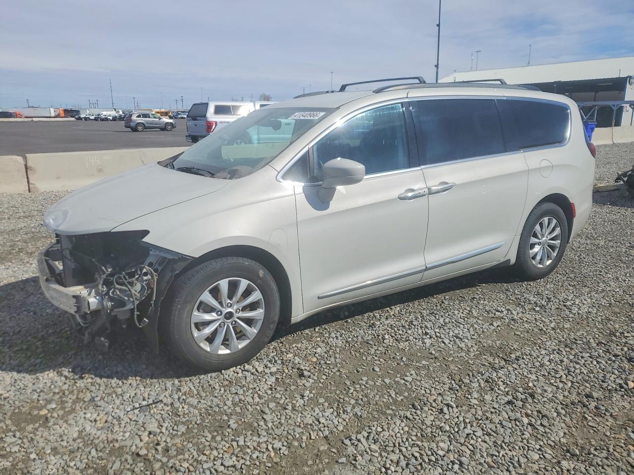 CHRYSLER PACIFICA 2017