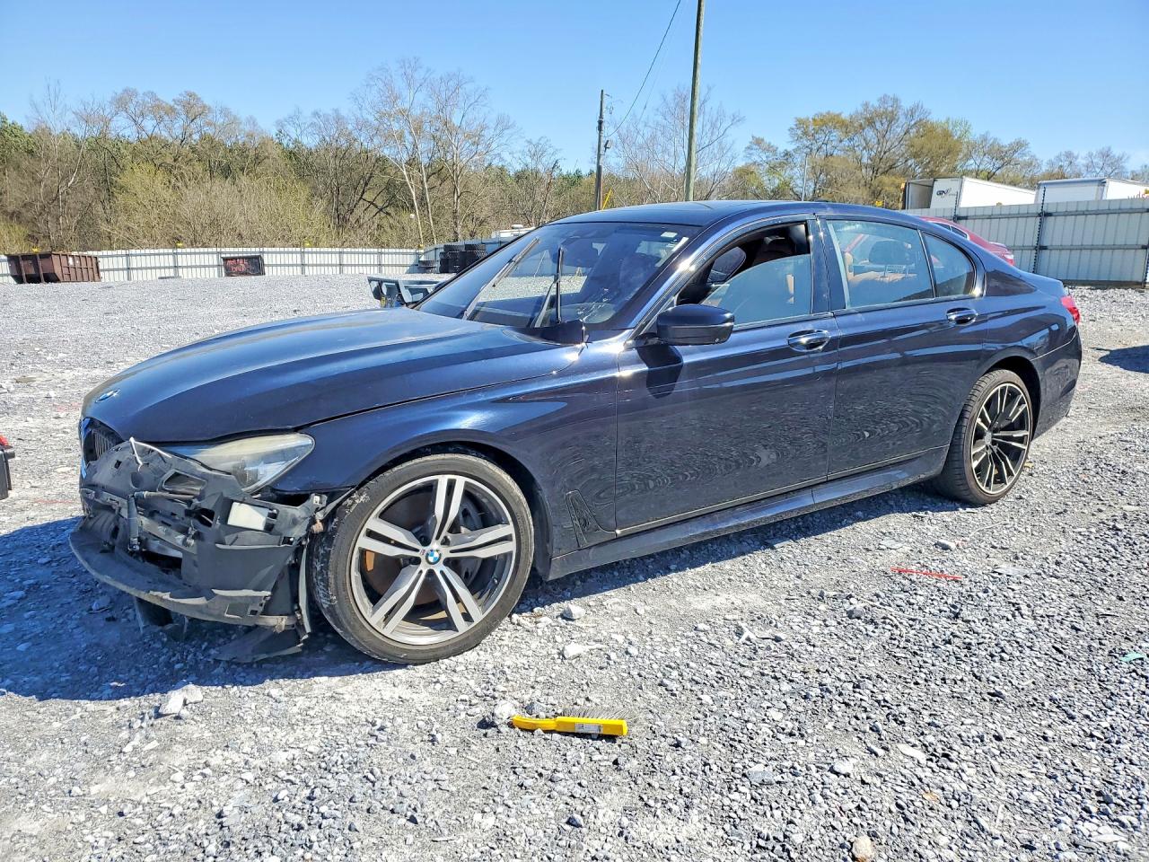 BMW 750 2016