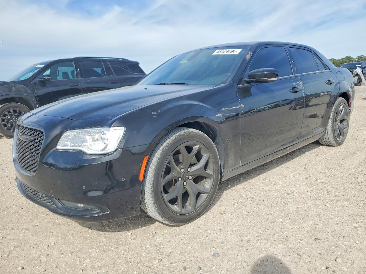 CHRYSLER 300 2023