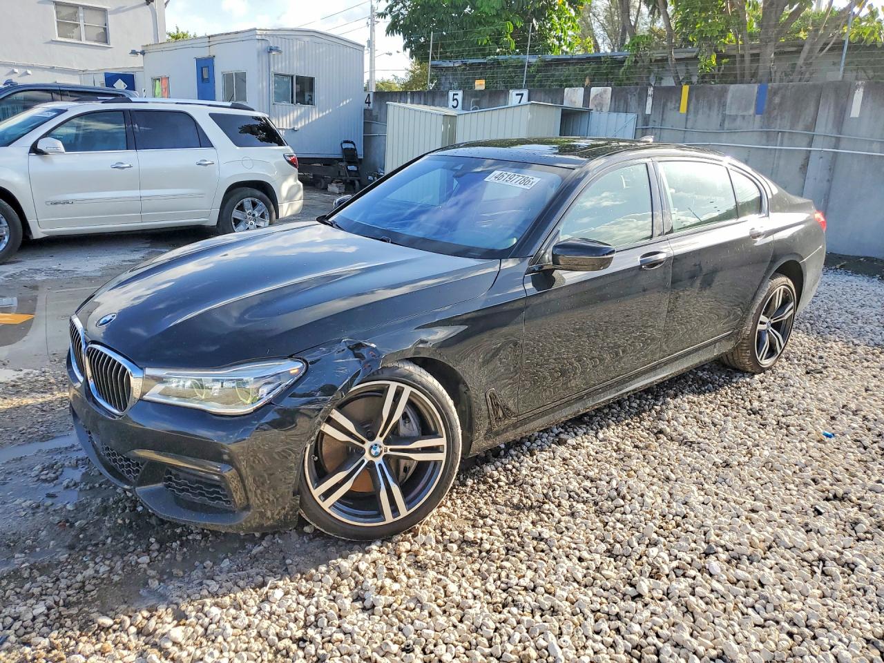 BMW 750 2018