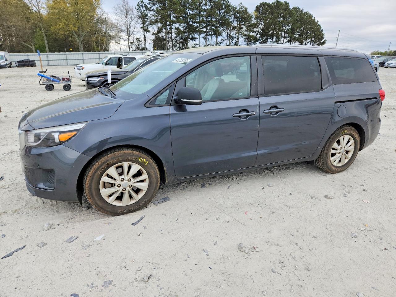 KIA SEDONA 2016