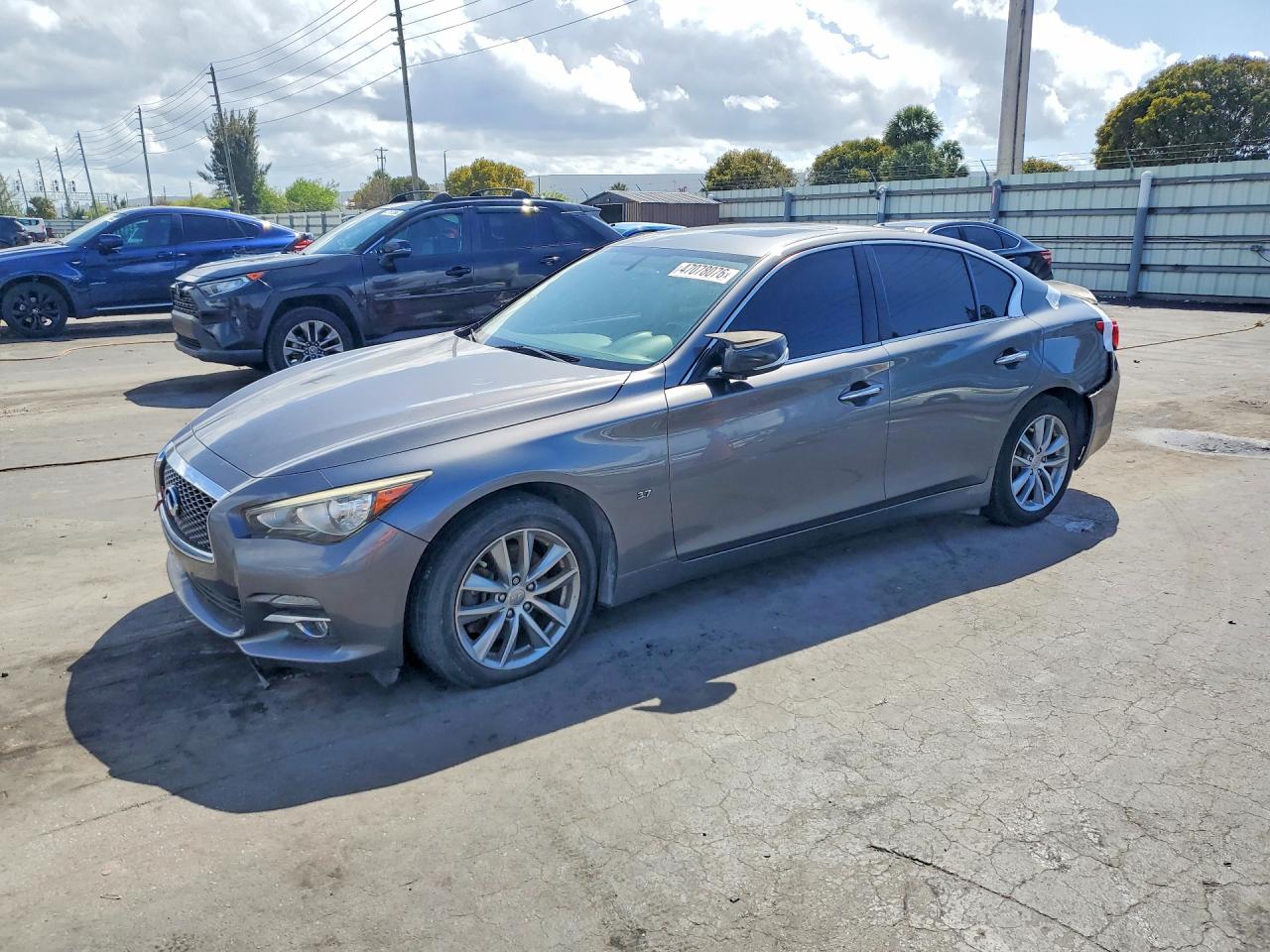 INFINITI Q50 2015