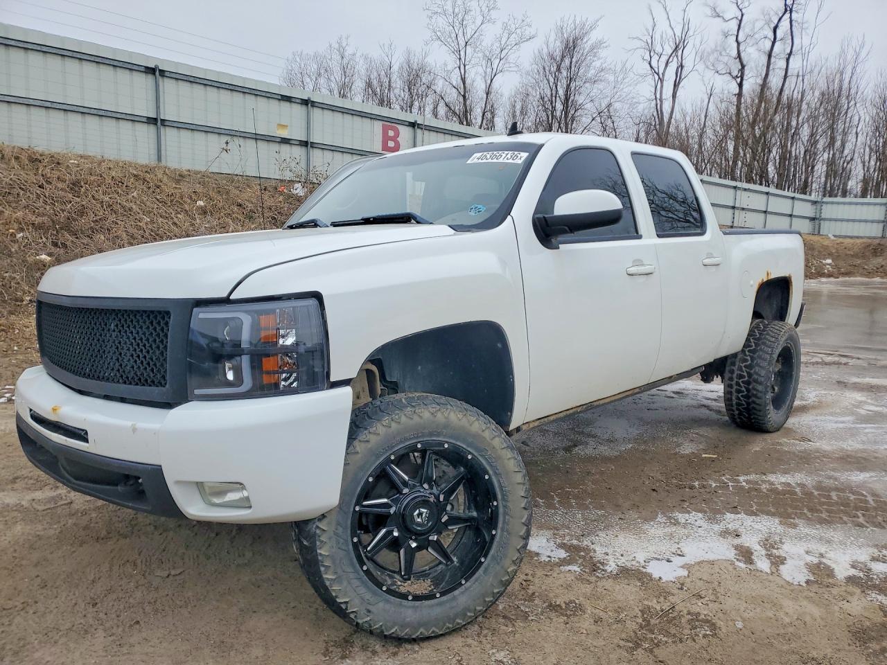 CHEVROLET SILVERADO 2011