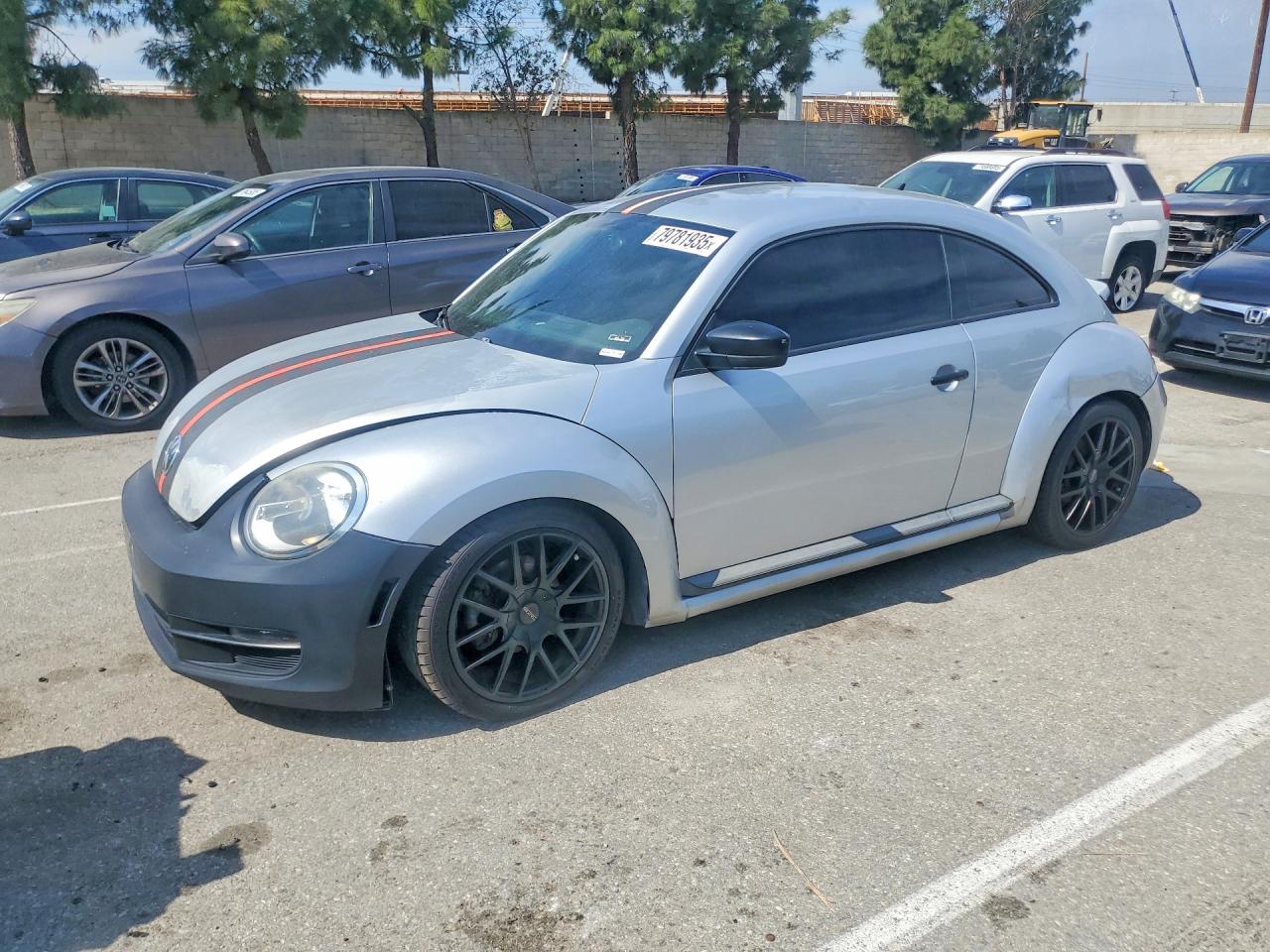 VOLKSWAGEN BEETLE 2012