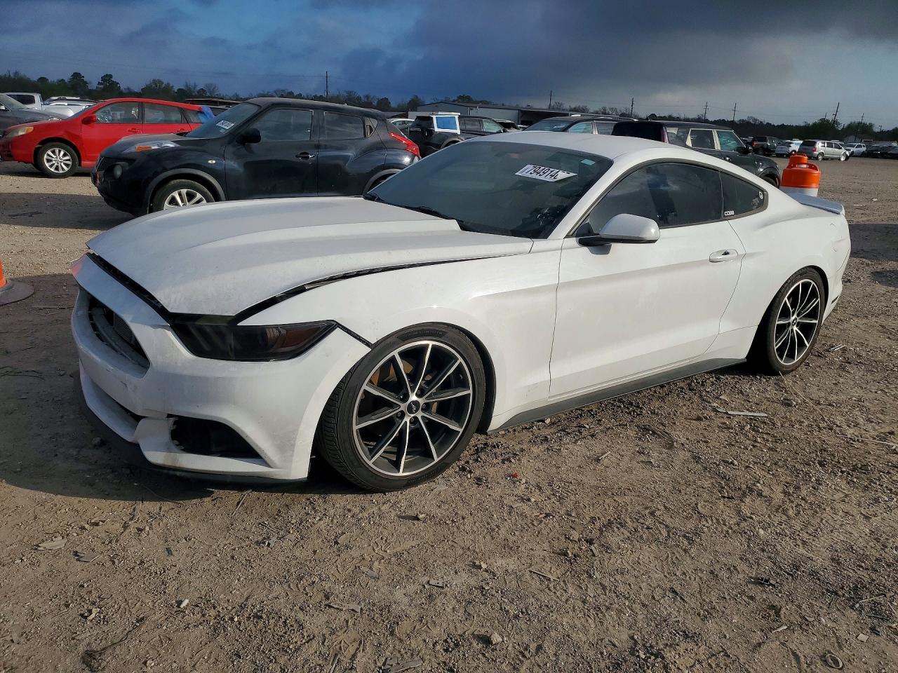 FORD MUSTANG 2015