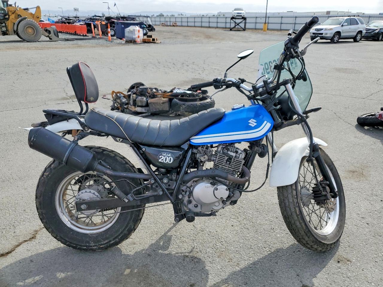 SUZUKI RV200 2017