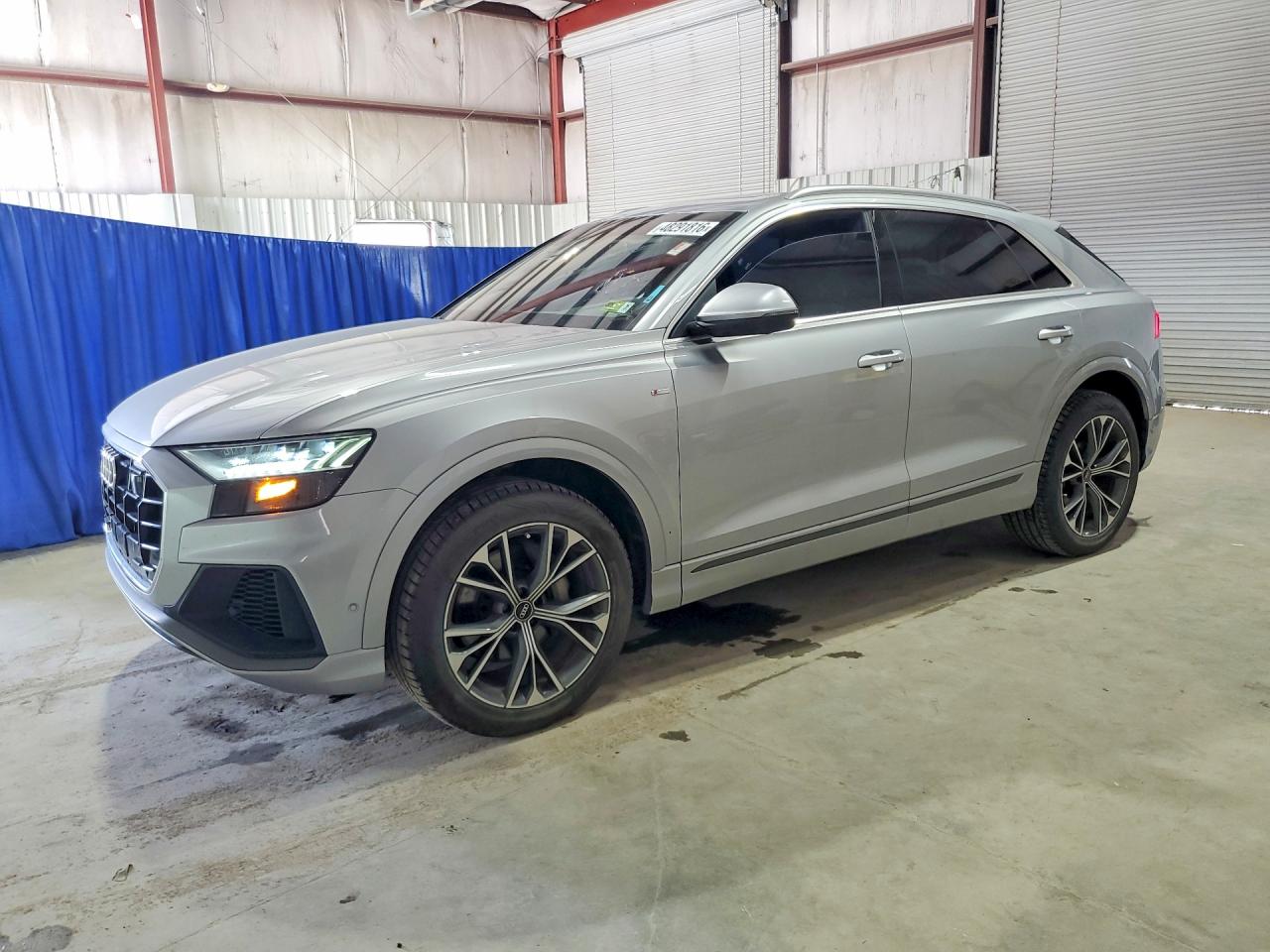 AUDI Q8 2021