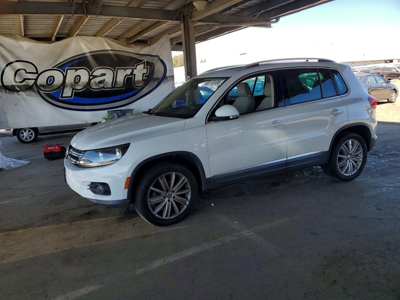 VOLKSWAGEN TIGUAN 2015