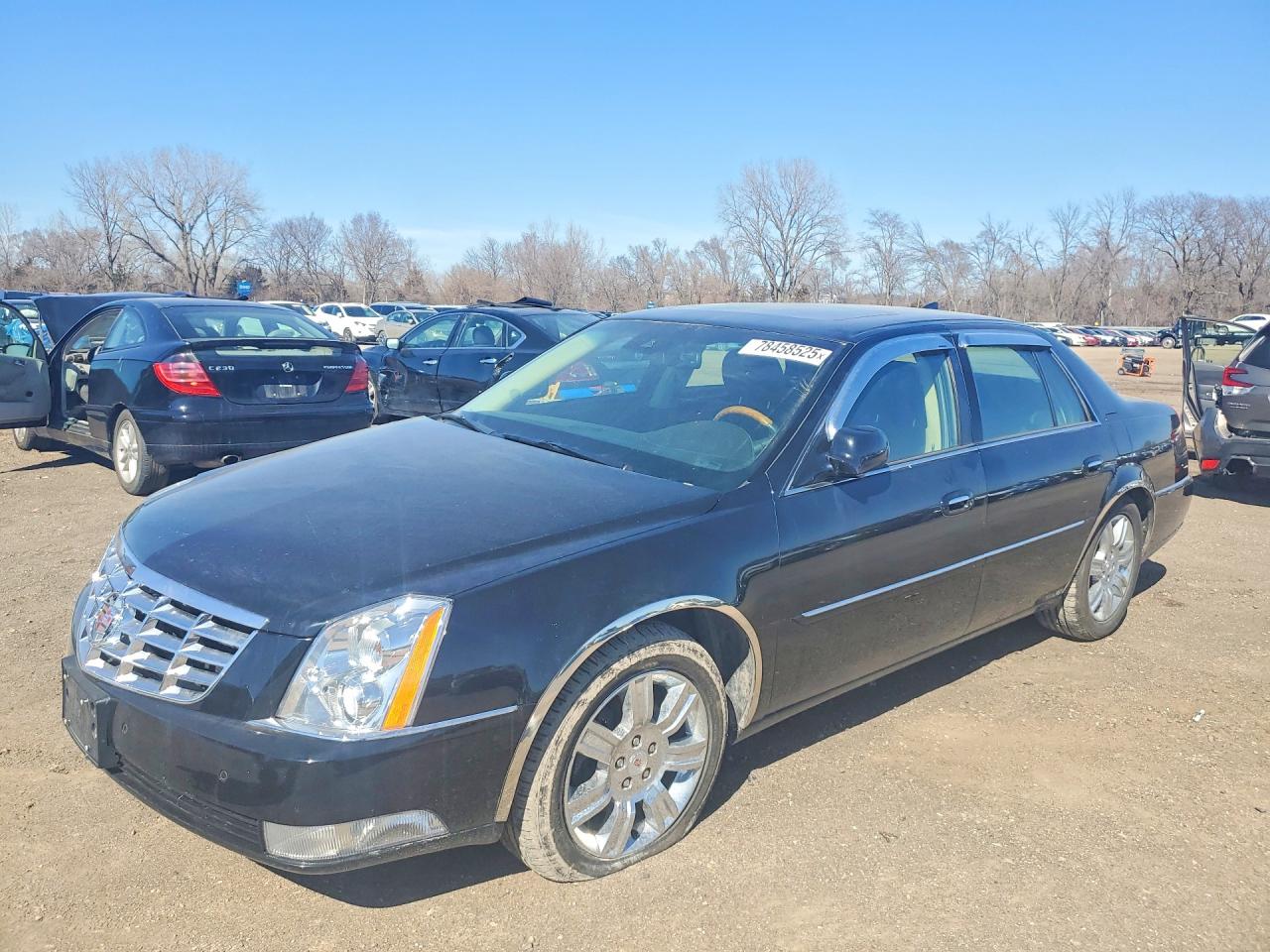 CADILLAC DTS 2011