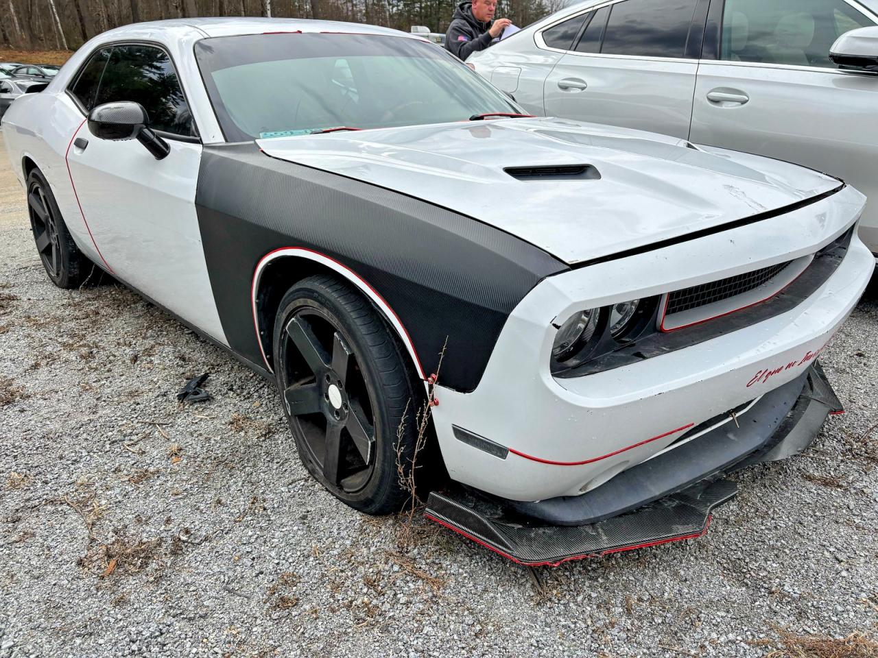 DODGE CHALLENGER 2011