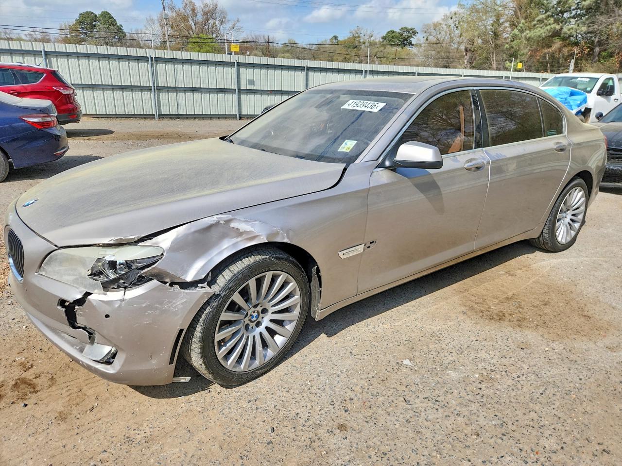 BMW 750 2012
