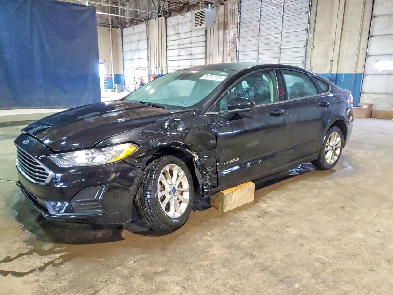 FORD FUSION 2019