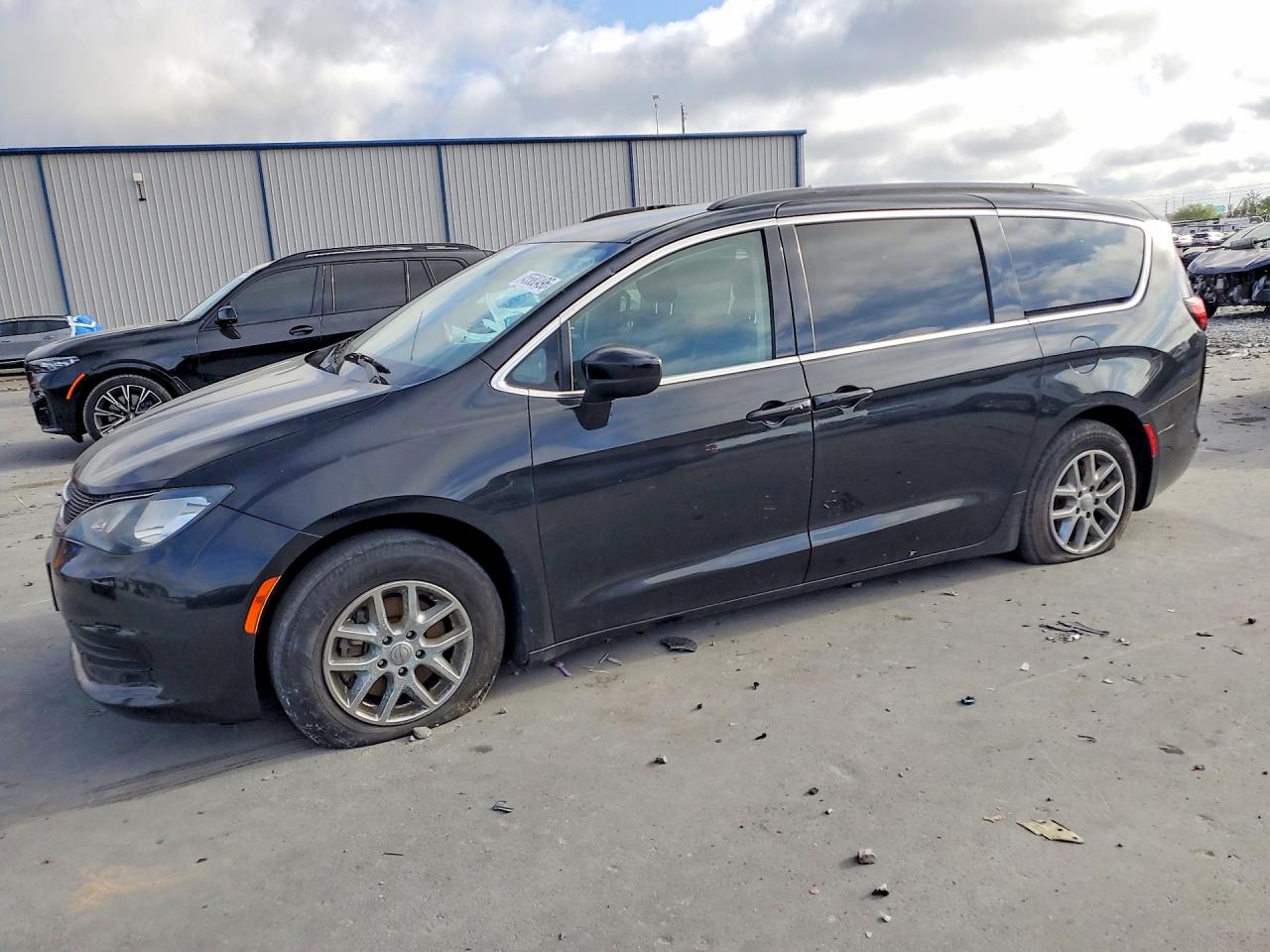 CHRYSLER VOYAGER 2020