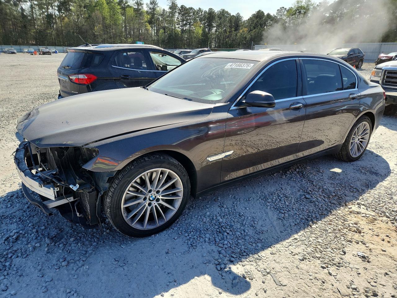 BMW 750 2015