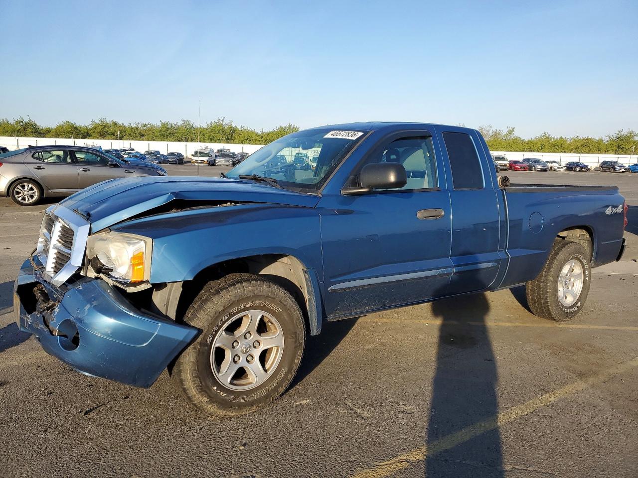 DODGE DAKOTA 2005