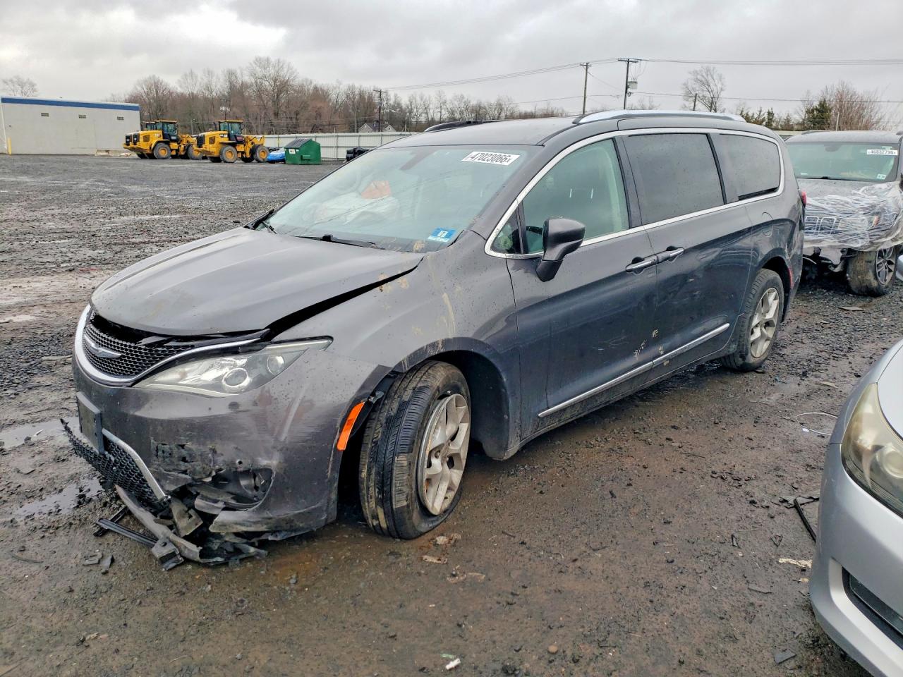 CHRYSLER PACIFICA 2017