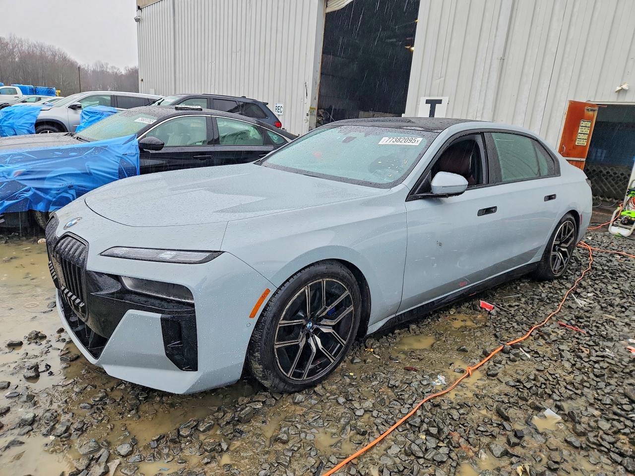 BMW 760 2024