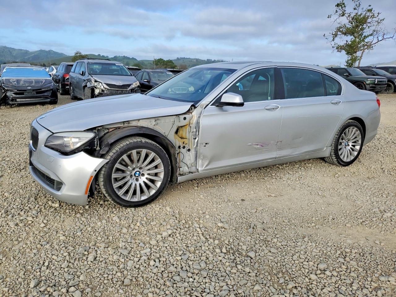 BMW 750 2012