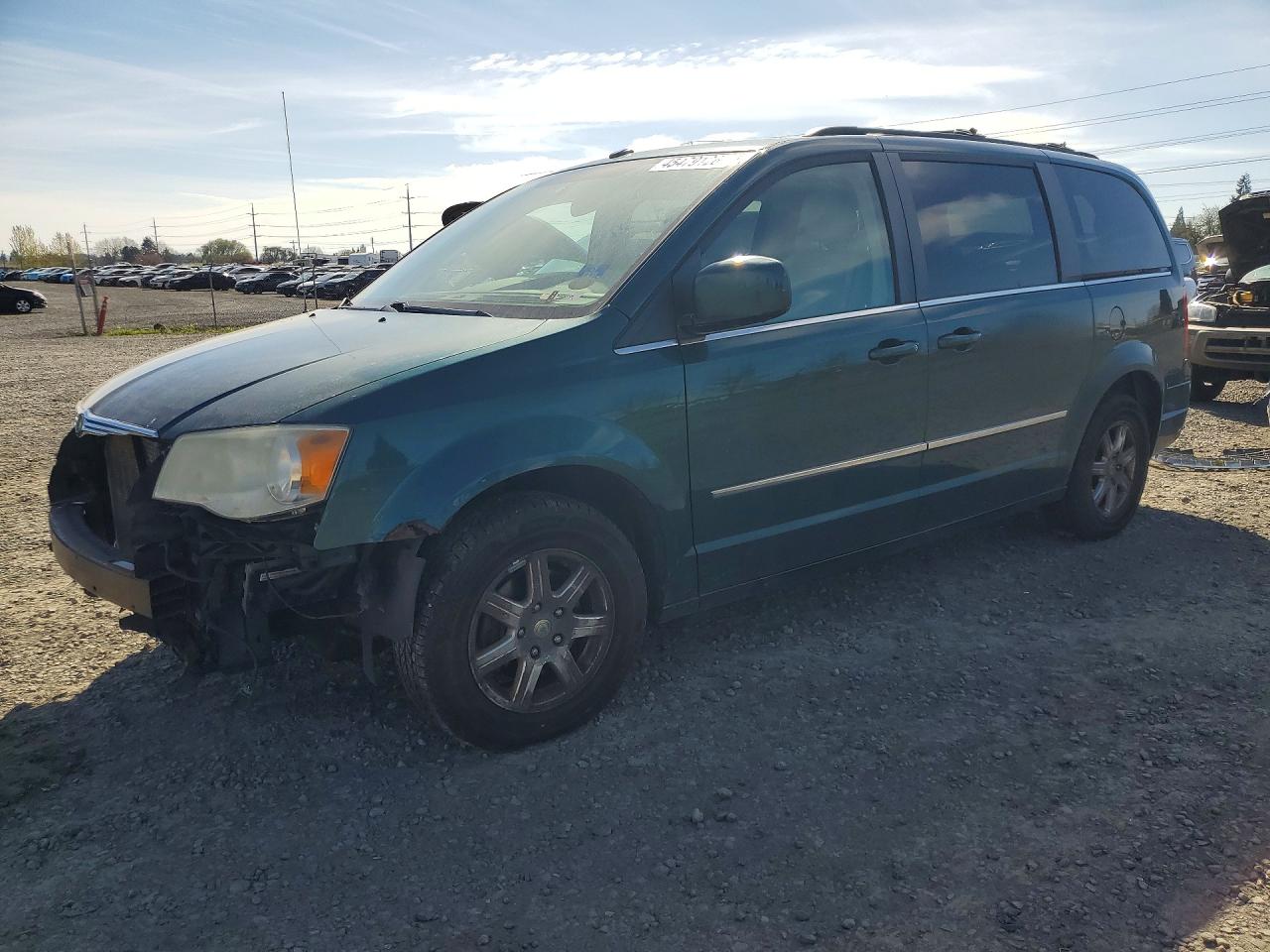 CHRYSLER TOWN & COUNTRY 2009