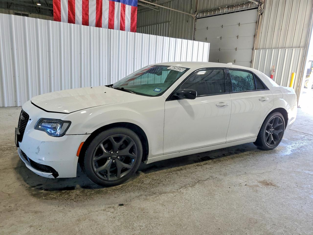 CHRYSLER 300 2020