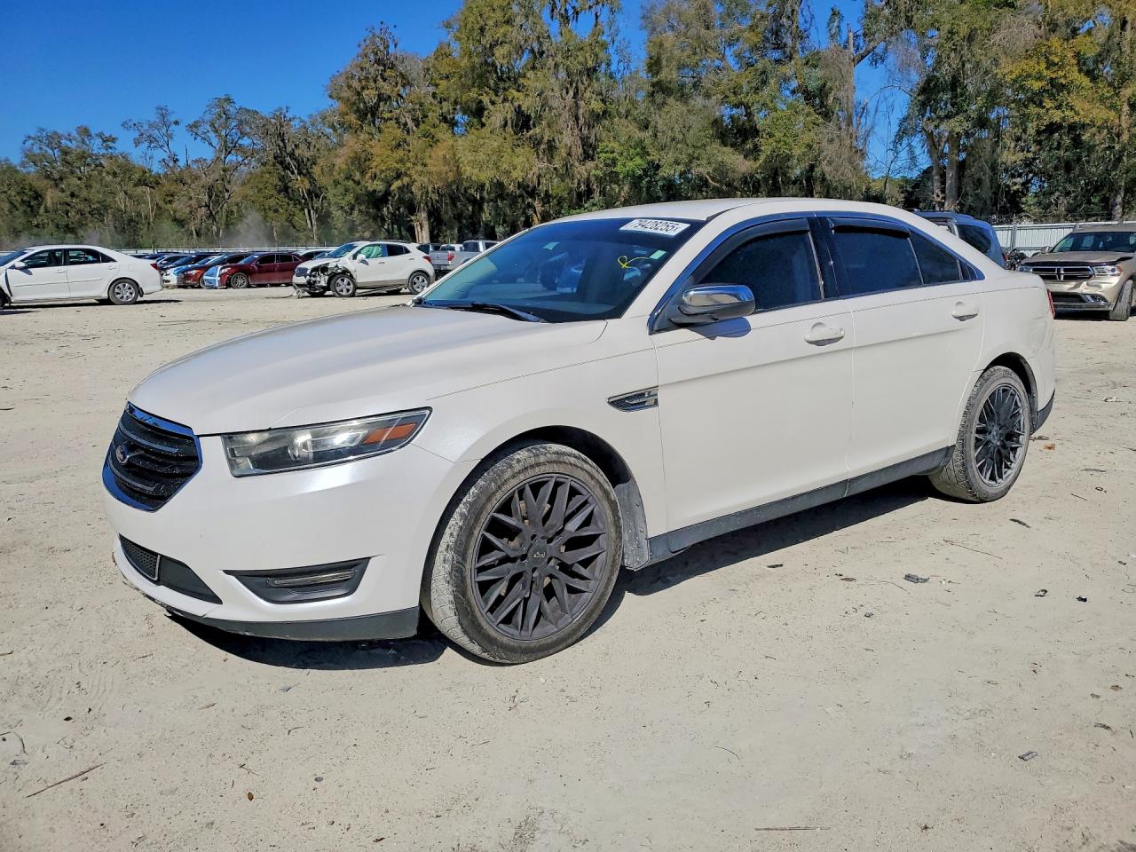 FORD TAURUS 2015