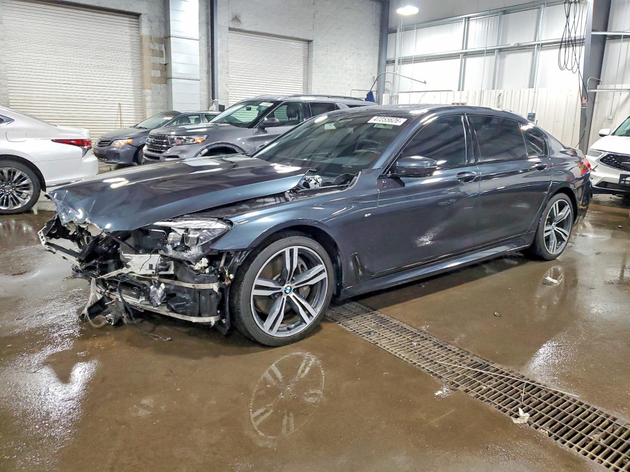 BMW 750 2016