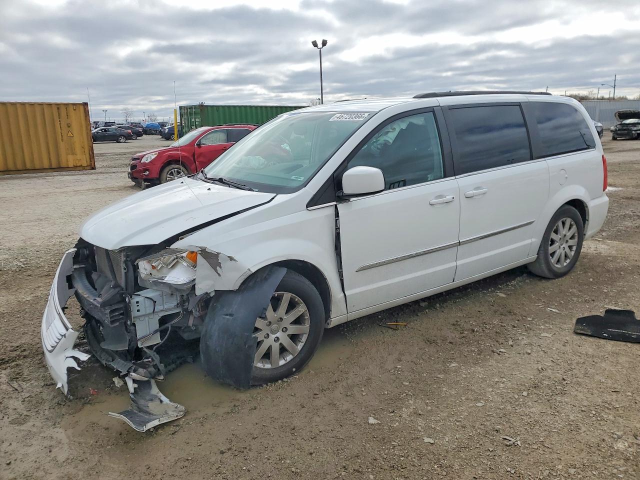 CHRYSLER TOWN & COUNTRY 2016